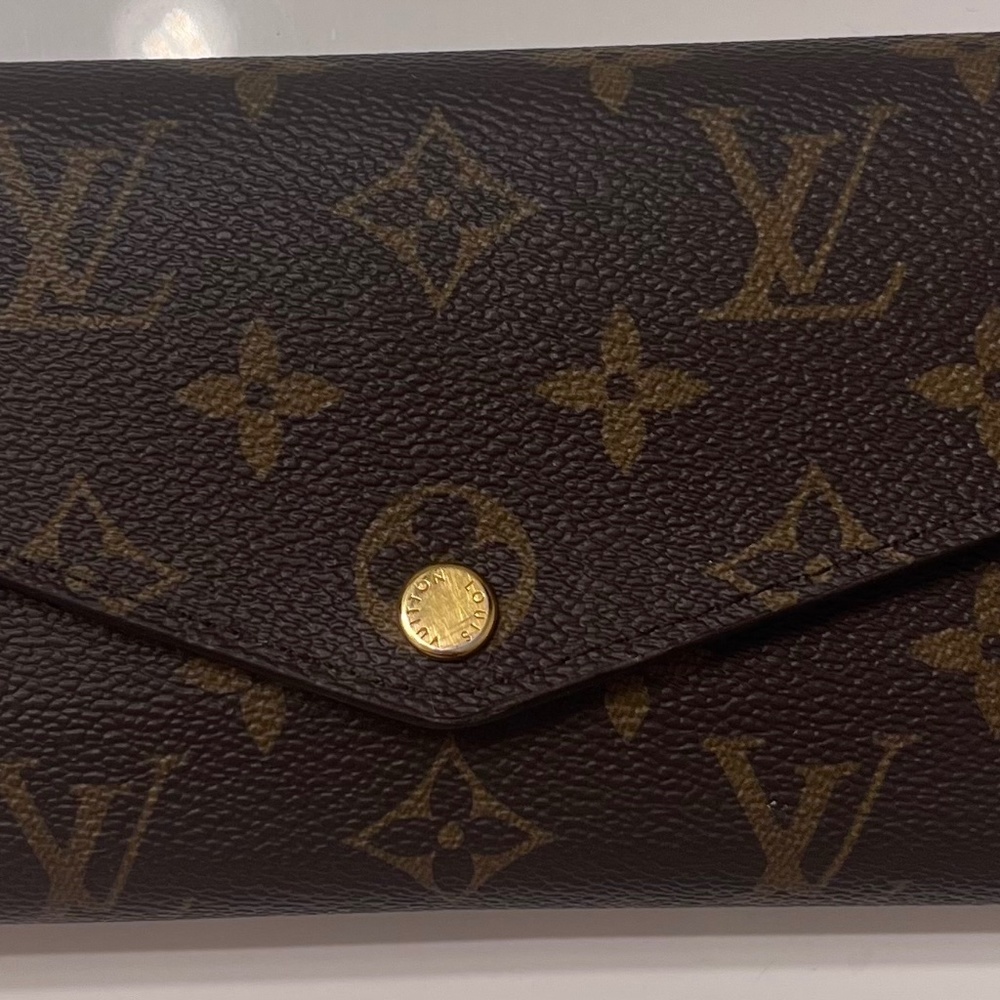 Louis Vuitton Sarah Wallet